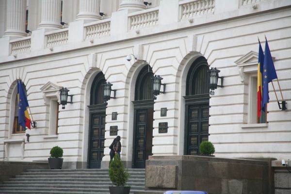 Dobânda la depozitele overnight a coborât la 5,63%